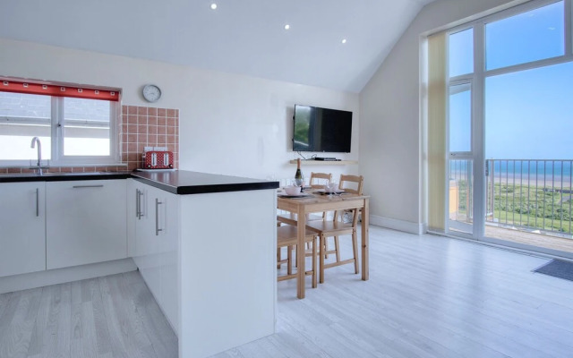 Bluebird - 2 Bedroom Apartment - Pendine