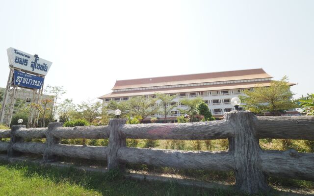 Amorn Sukhothai Hotel