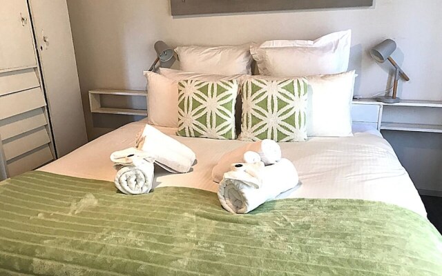 Cosy AffordableGetaway Wifi Netflix Wine