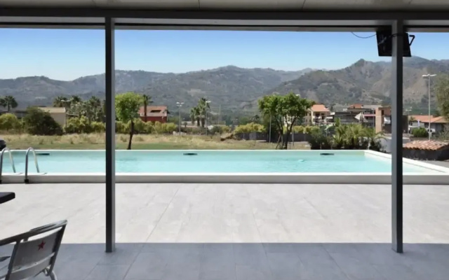Elegant Villa With Swimming Pool Near Etna