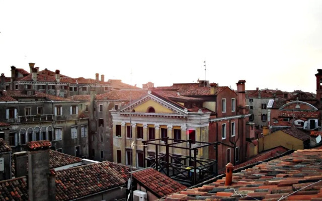 Venice Apartments