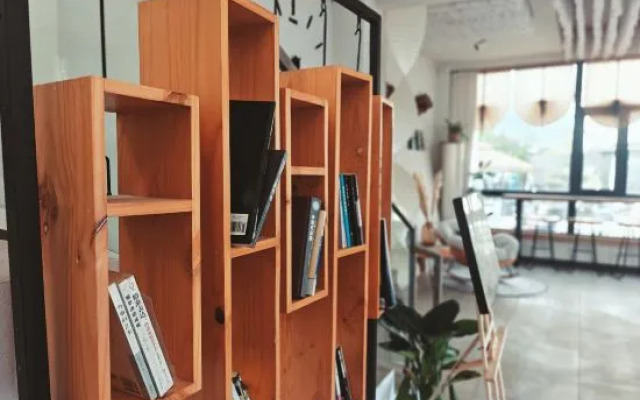 Yihai Homestay (Weizhou Island Wucaitan Branch)