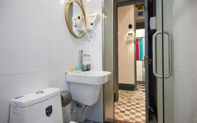 Yinian Hostel