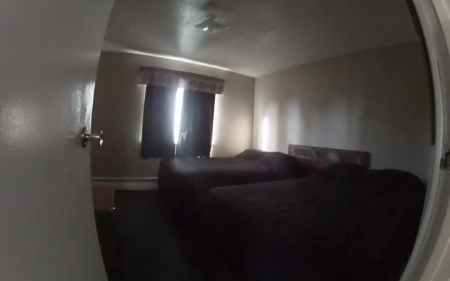 Outpost Motel & Kitchenette Suites