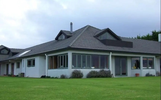 Waiwurrie Coastal Farm Lodge