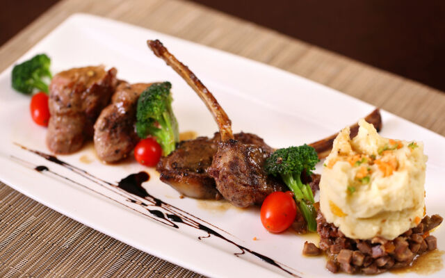 ALQasr Metropole Hotel