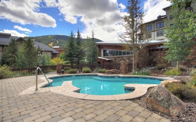 Passage Point 202 2 Bedroom Condo by RedAwning