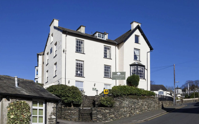 Oakbank House