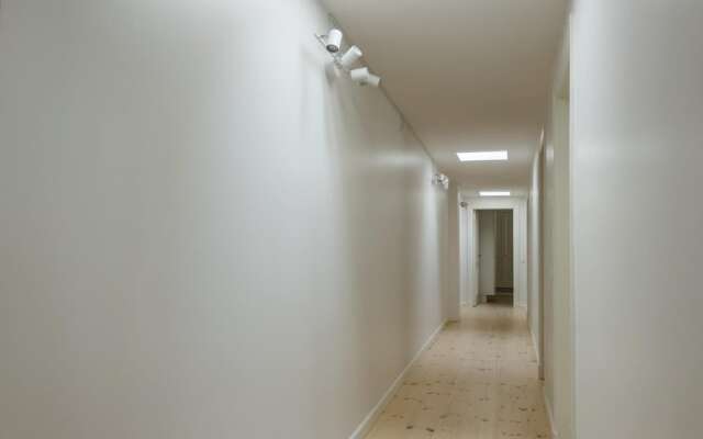 ★Central Apt · Newly Renovated · Shopping Street★