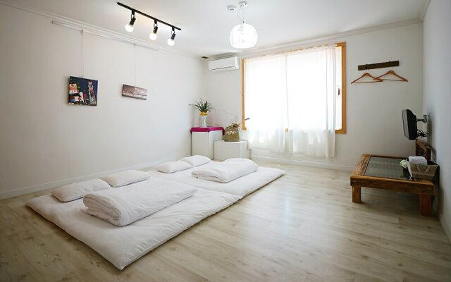 Jeonju Hyangkyo Cheotjip Pension