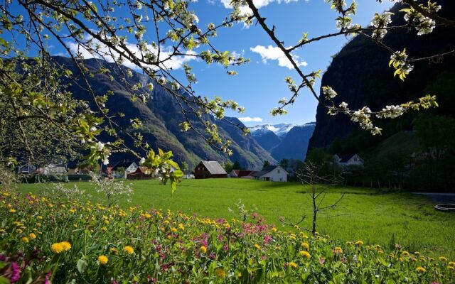 Visit Undredal