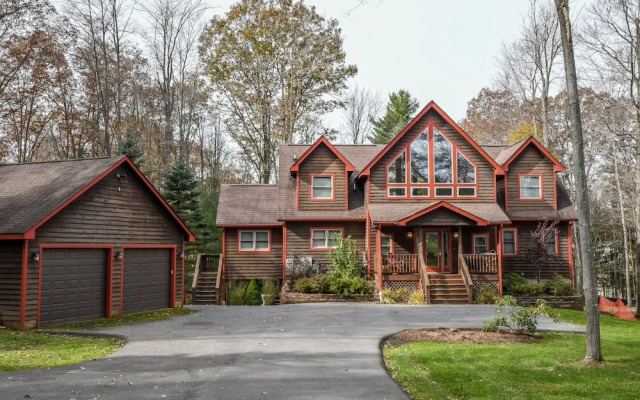 Constantly Cozy by Taylor Made Deep Creek