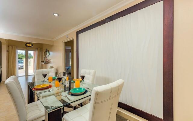 Amazing 3BR Villa w Large Private Pool Gameroom