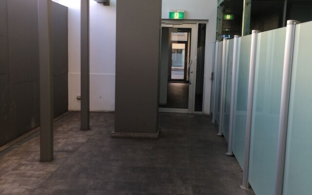 City Escape 3BD in Adelaides East End 7