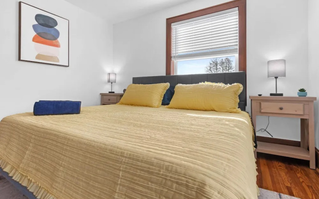 Riverfront Kayaks Bay Access Sleeps 15