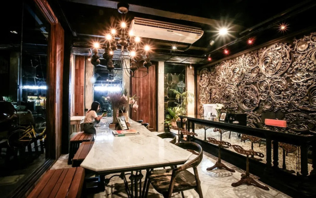 Shade House - Phuket Downtown