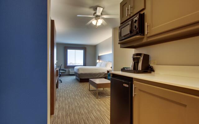 Holiday Inn Express Hotel & Suites Vernon College Area, an IHG Hotel