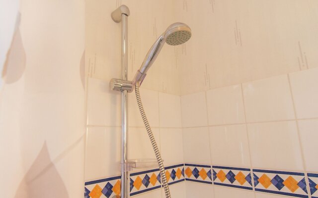 Classy Holiday Home With Garden, Barbecue, Garden Furniture