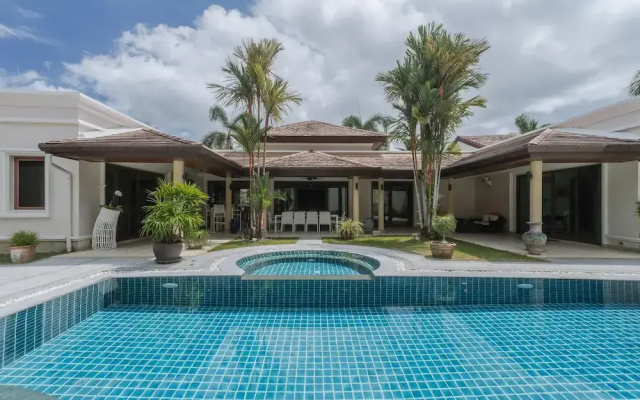 Luxury 3BR Villa 5 Private Pool, Gym & Jacuzzi