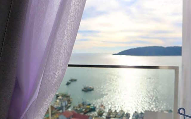 Homesuite' Home @ The Shore Kota Kinabalu