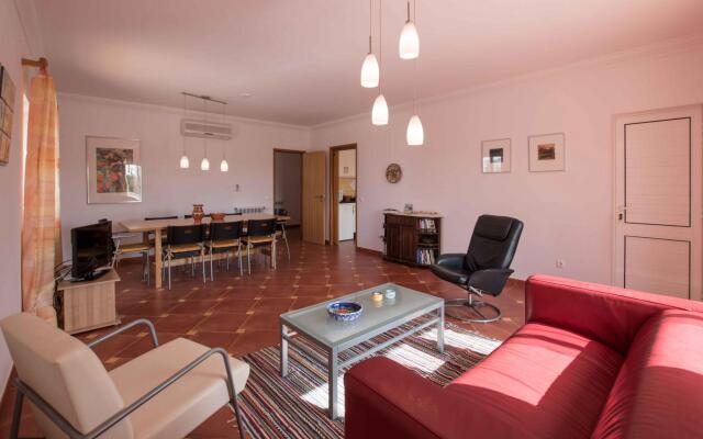 Casa da Alcaria by Portucasa