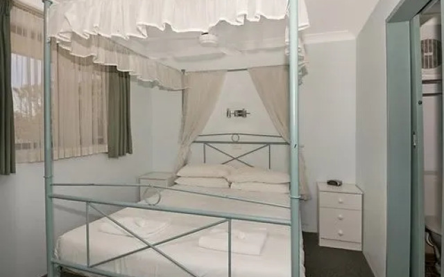 Allamanda Apartments