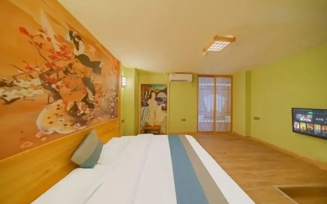 Zhongying Hotel (Zhanjiang Lingnan Normal University)