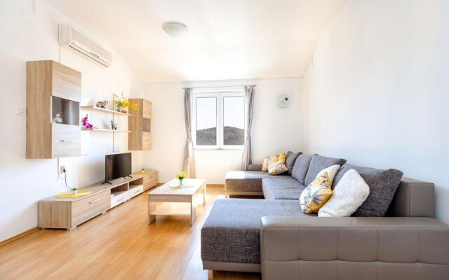 Apartments Maja in Rogoznica