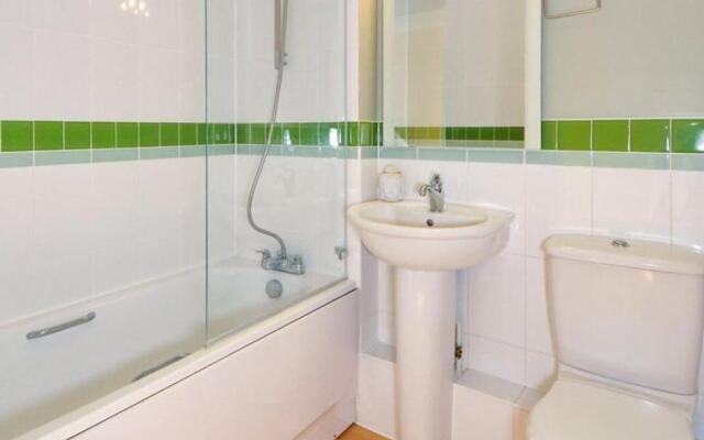 Basingstoke Spectacular 1 Bedroom Apartment