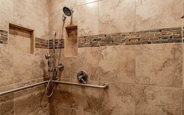 Alpine Oasis - Three Bedroom Cabin