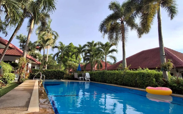 Smile House & Pool