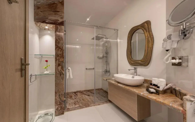 Crowne Plaza Alexandria Mirage by IHG