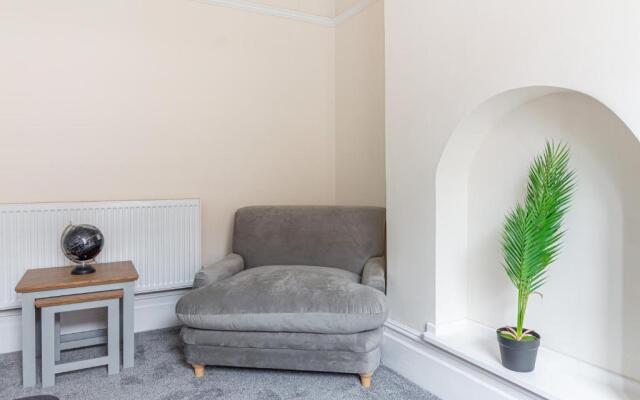 Beautiful 4 Bed House Worcester City Centre