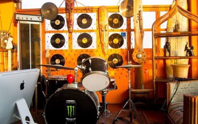 Vikingoz Surf Camp Punta Hermosa