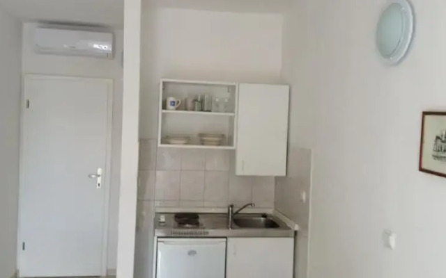 Central Studio Apartments & Dormitory Rooms