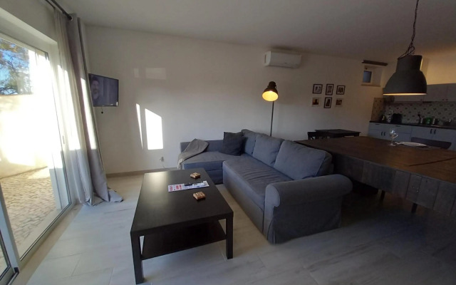 Belchior Apartment - Belch1952