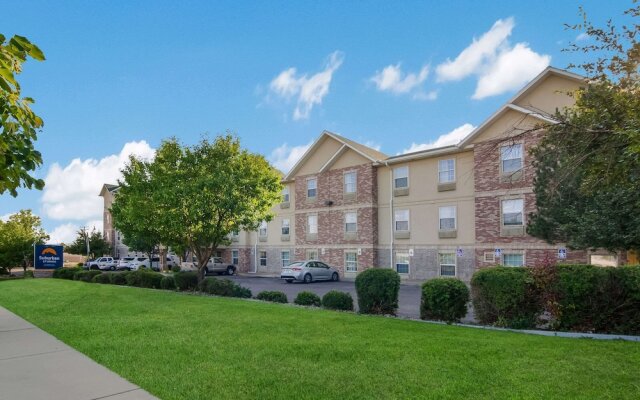 Savannah Suites - Arvada, Colorado