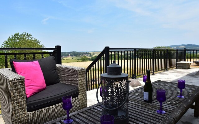 Cosy Holiday Home in Rémilly With a Terrace