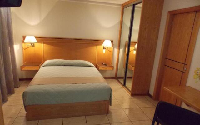 Cypres Hotel & Suites