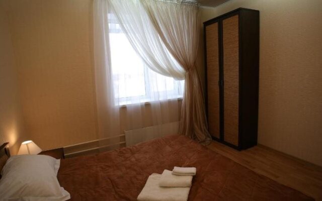 Tri Sosny Hotel