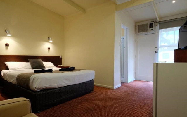 Pioneer Station Motor Inn