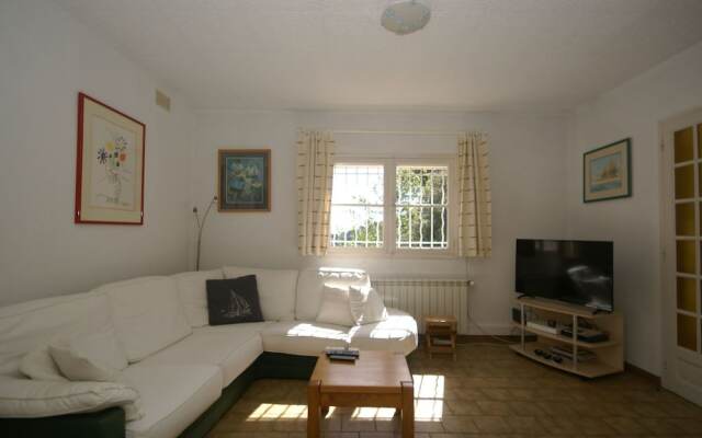 Detached House With Flowering Garden and Paddling Pool Near Signes