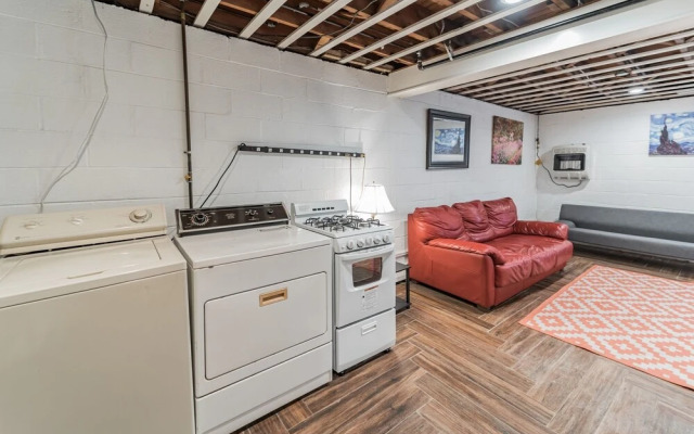 Studio Apartment Close To Everything Apts