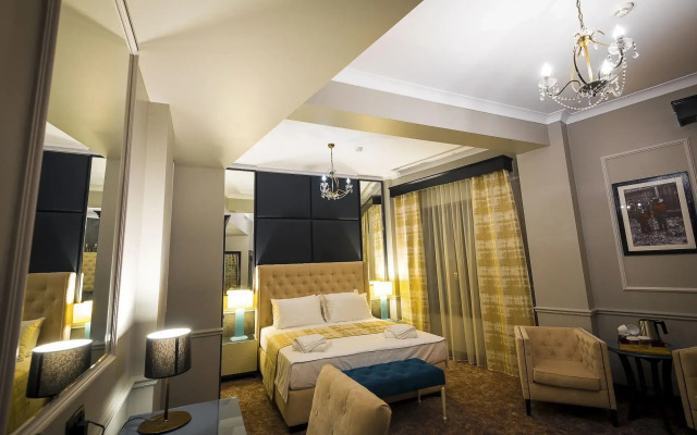 Peninsula Boutique Hotel