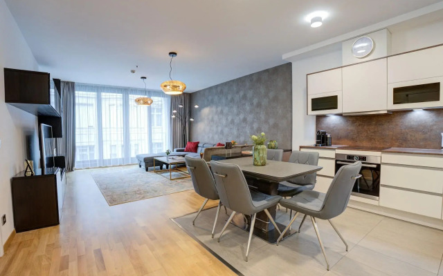 Emerald Downtown Suites