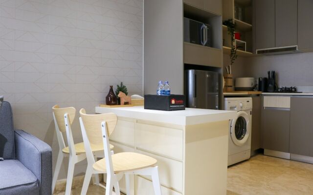 Modern Look And Comfortable 1Br Gold Coast Apartment Pik
