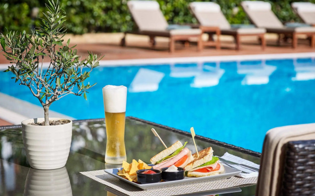 Blazer Suites Hotel