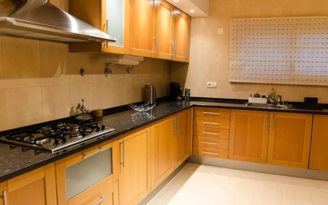 Welcome to Lisbon's Spacious Hidden