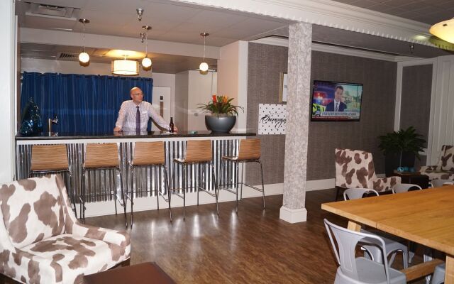 Comfort Inn & Suites