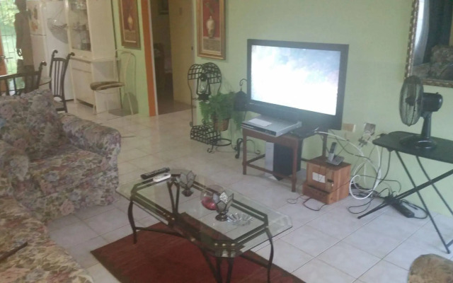 Palm Cove - 2 Bedroom Cottage